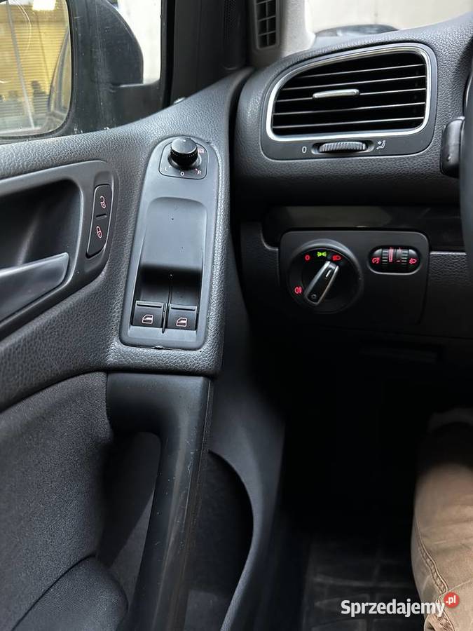 VW Golf VI 16 102 Benzyna 2009 r