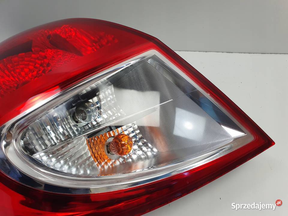 Renault Clio III HB lift 0912r TYLNA LAMPA LEWA