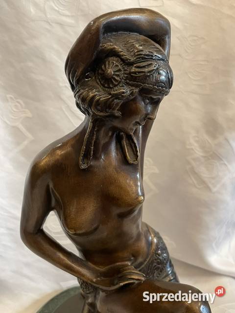Figurka kobiety art dco z brązu na marmurowej Kraków