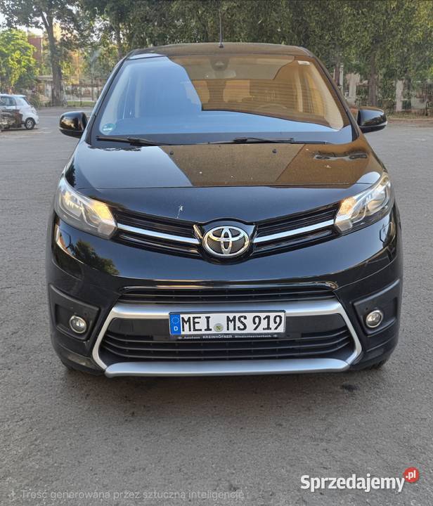 Toyotaa proace 8 osobowa