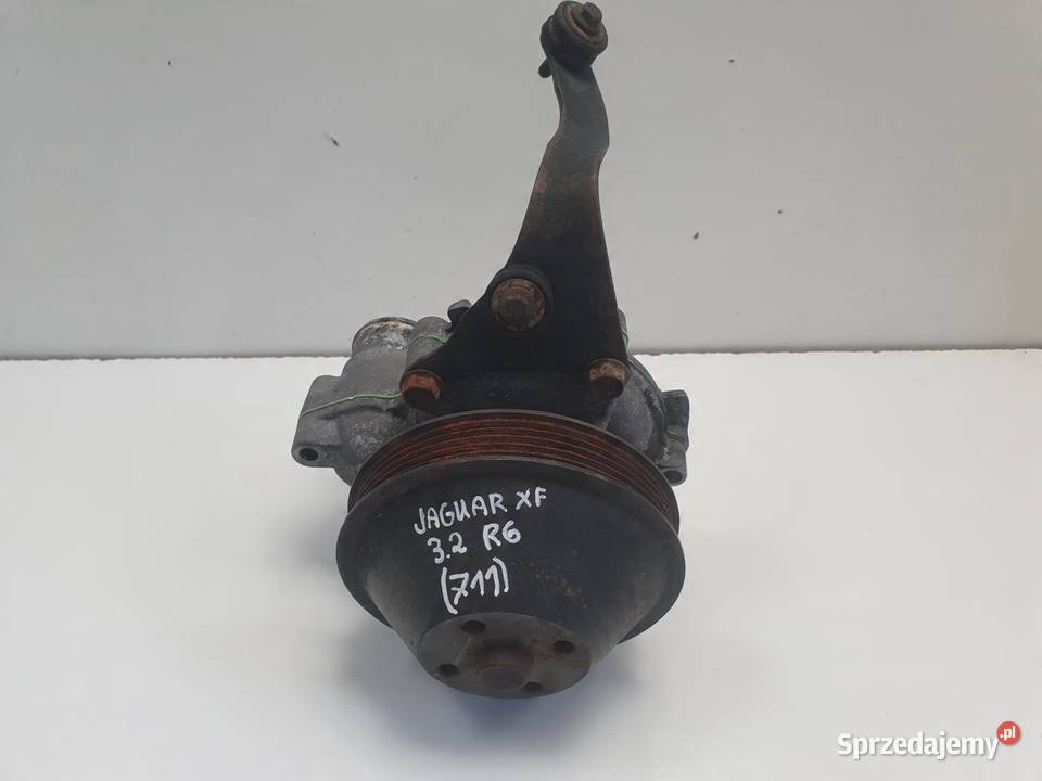Jaguar XJ IV V 32 R6 POMPA WODY EBC11072CB