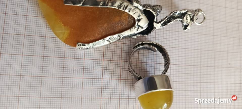 Wisiorek Pierścionek Bursztyn srebro