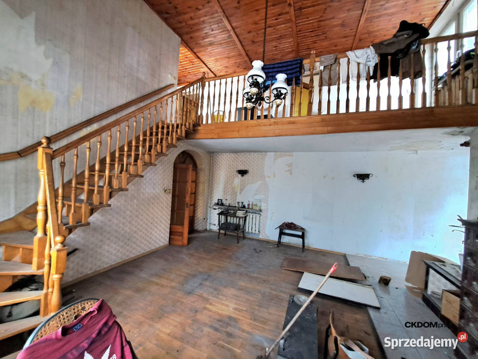 Dom do remontu w Jaworzni balkon Jaworznia