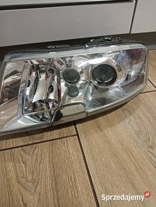 Lampy Skoda Superb kompletne EU Poniec sprzedam