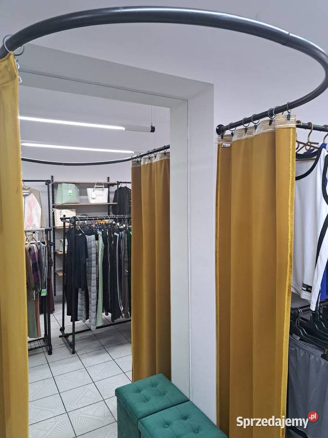 Wyposażenia butiku odzieżowegomanekiny regały Kęty