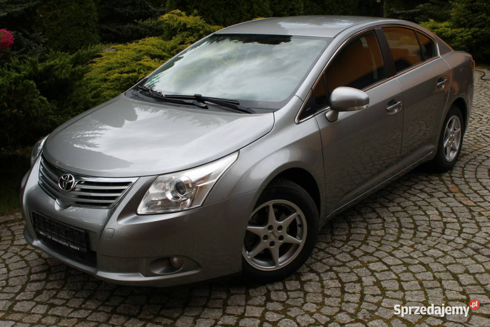 Toyota Avensis 147 Benzyna Przebieg 96 Sedan III elektryczne lusterka sprzedam