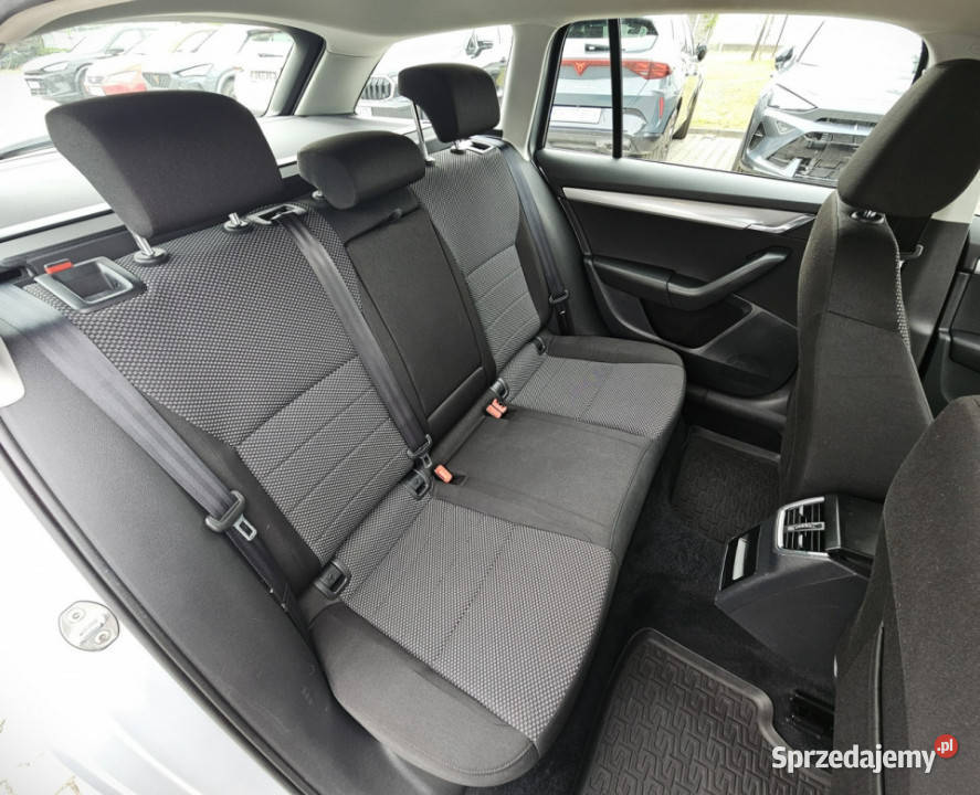 koda Octavia 16TDI 105 Ambition 2014 Salon III Kielce