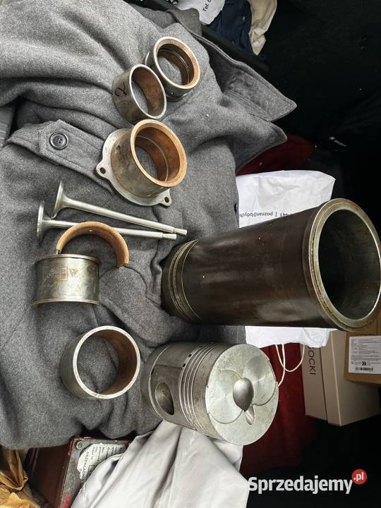 Tuleja i tłok do silnika do silnika typ S 320 i Parczew sprzedam