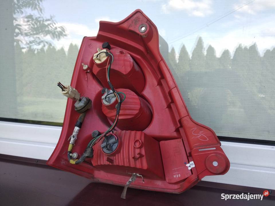 Suzuki Alto Nissan Pixo lampa tył tylna prawa Sieradz
