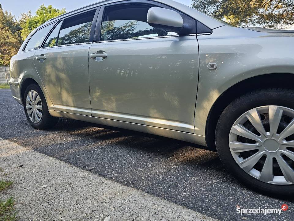 Toyota avensis 18 benzyna Chotynin