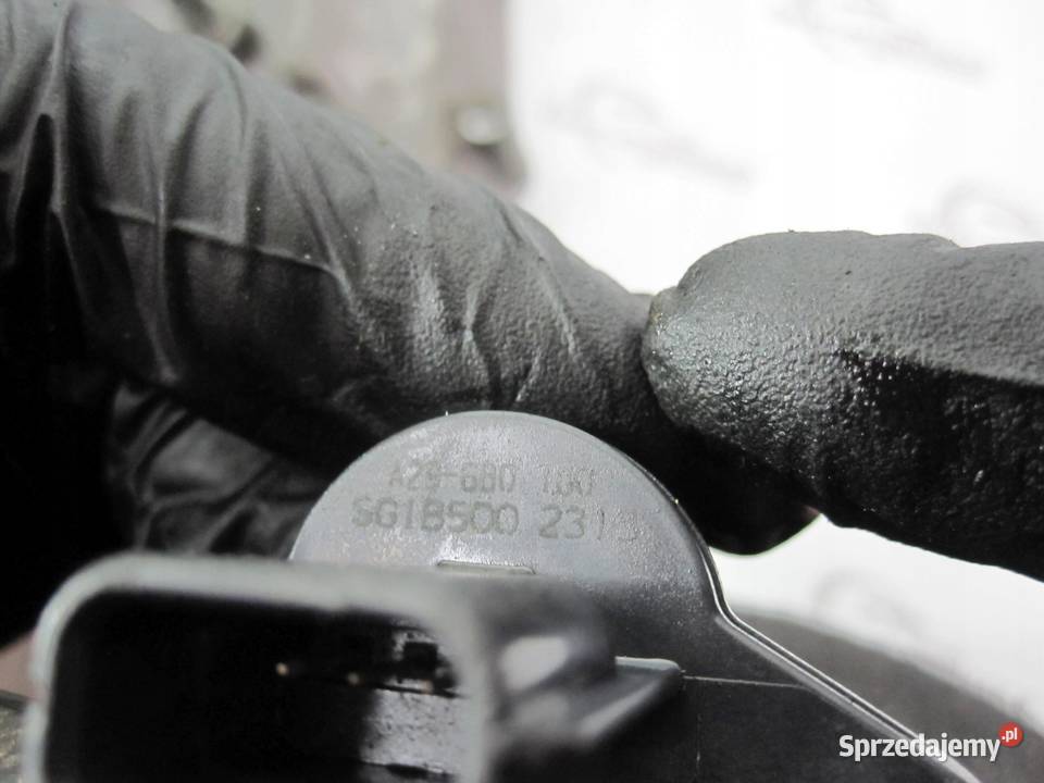 JUKE 16 VVT 12r pokrywa zaworów czujnik sprzedam
