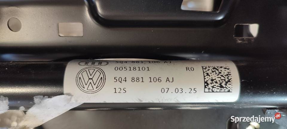 VW TAYRON STELAŻ FOTELA PRAWY PRZÓD 5Q4881106AJ osobowe Osłony i zaślepki