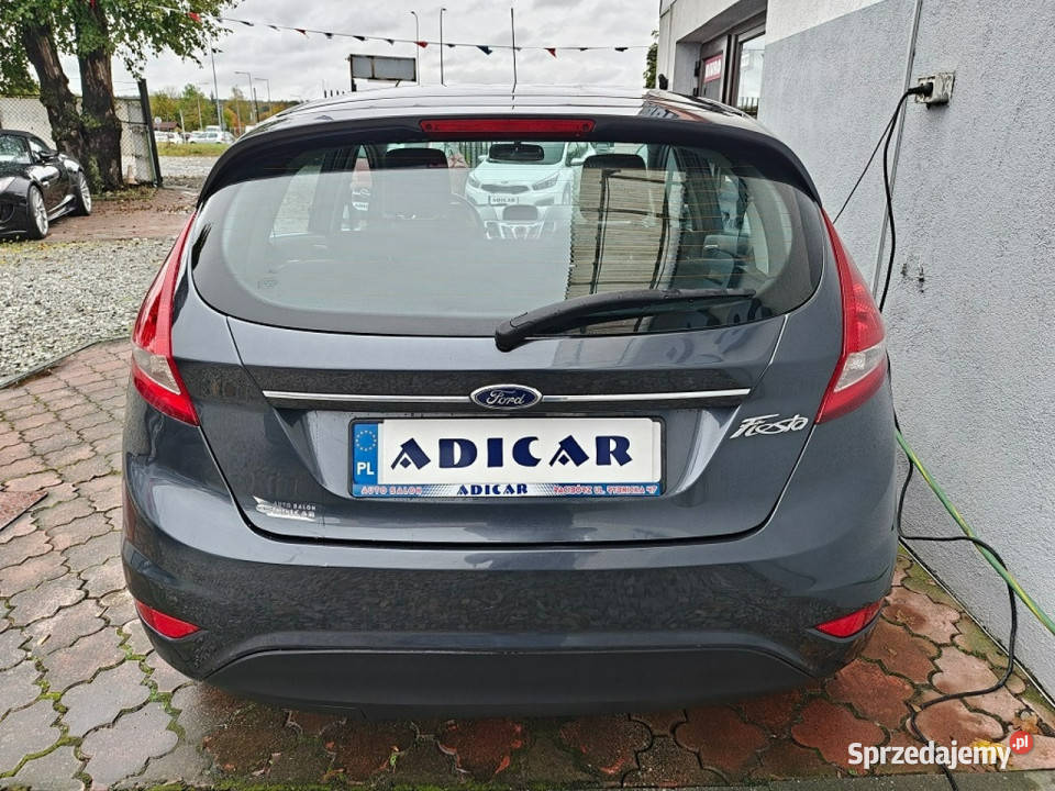 Ford Fiesta klima wielofunkcja elszyby isofix lakier metallic Racibórz sprzedam