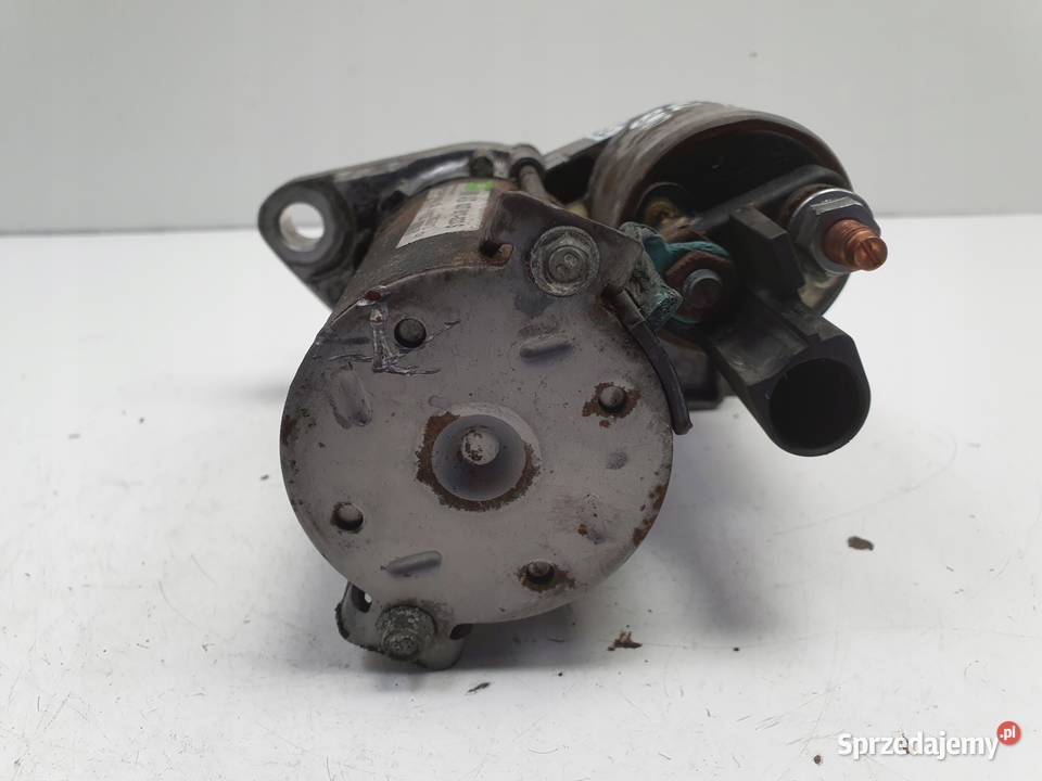 VW Polo IV 12 6V ROZRUSZNIK valeo 02T911023S