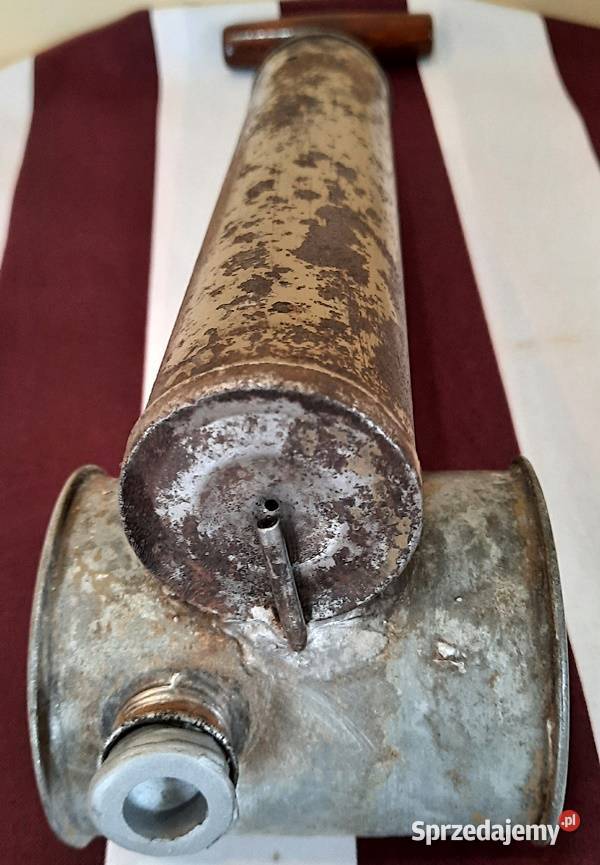 Opryskiwacz z lat PRL produkcji ZAGD w Krakowie