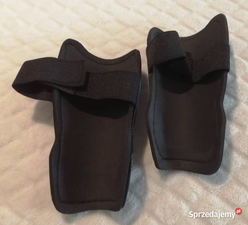 Ochraniacze dziecięce piłkarskie nagolenniki na śląskie