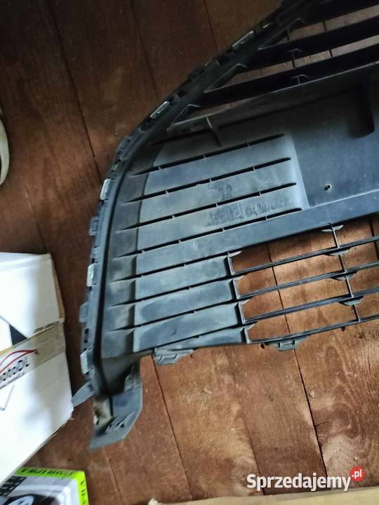 Toyota Yaris III lift Grill kratka atrapa Warszawa sprzedam