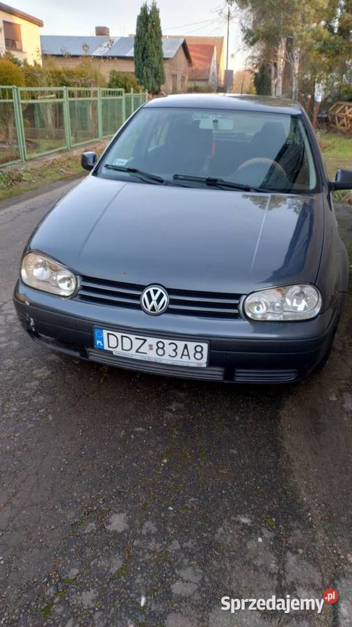 Volkswagen Golf 16dm3 105 2001r benzyna Świdnica