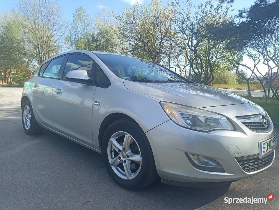 Opel Astra j hatchback 17 diesel Isuzu 2010 Astra Kielce