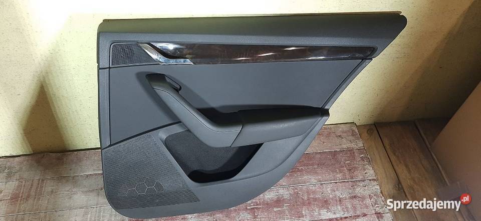 Boczek tapicerka drzwi Skoda Octavia III Prawy Drzwi