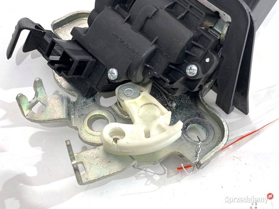 ZAMEK KLAPY TYŁ AUDI Q5 8R SUV 0817 osobowe sprzedam