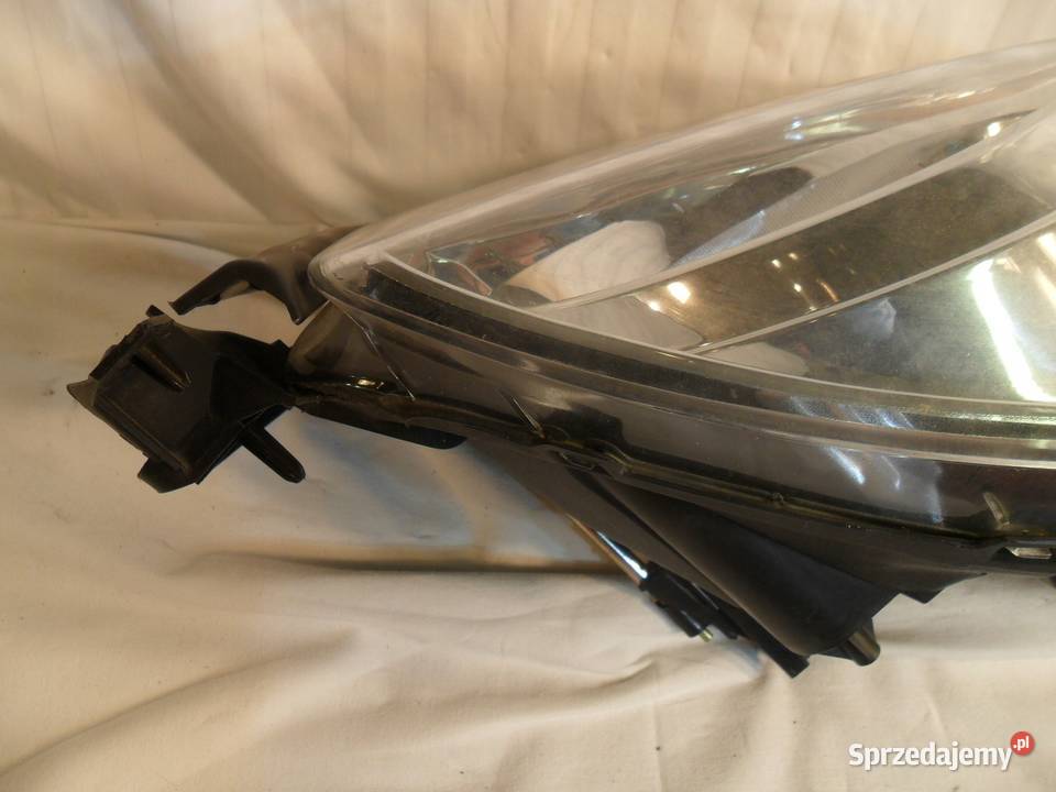 LAMPA PRAWY PRZÓD REFLEKTOR DODGE RAM 1500 2500 Motoryzacja Nowy Tomyśl