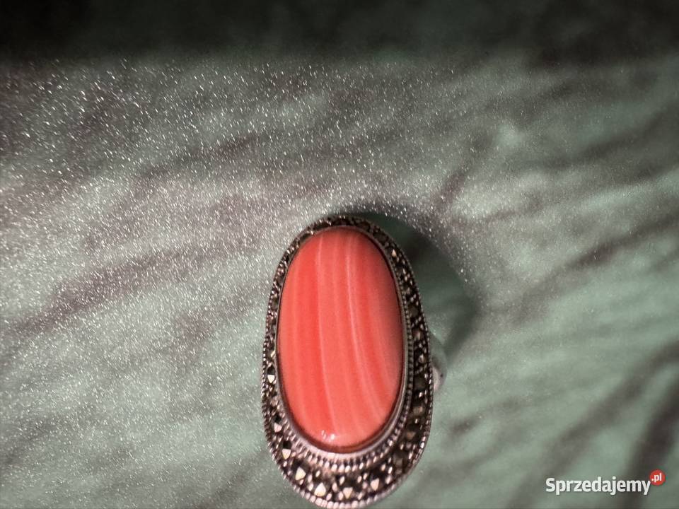 Pierscionek srebrny z koralem spieczonym i śląskie Częstochowa sprzedam