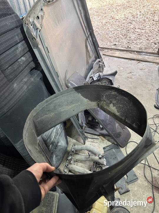 Sprzedam osłonę wentylatora w124 m102 osobowe