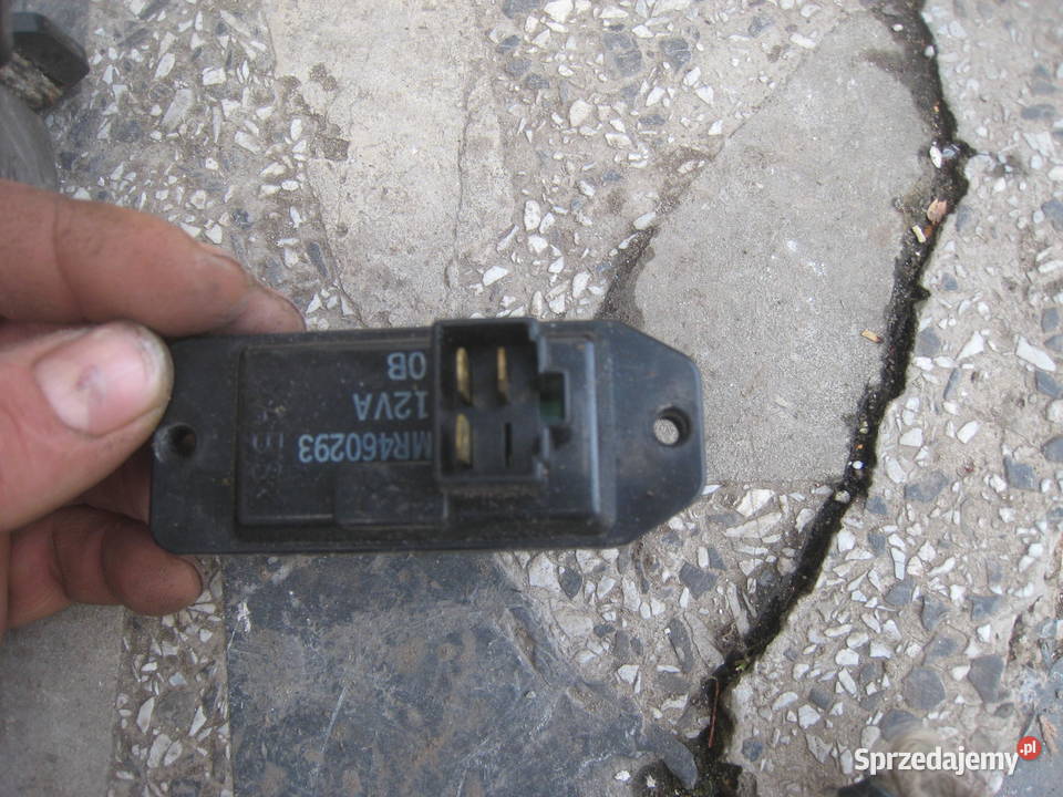 Rezystor opornik nawiewu dmuchawy Mitsubishi