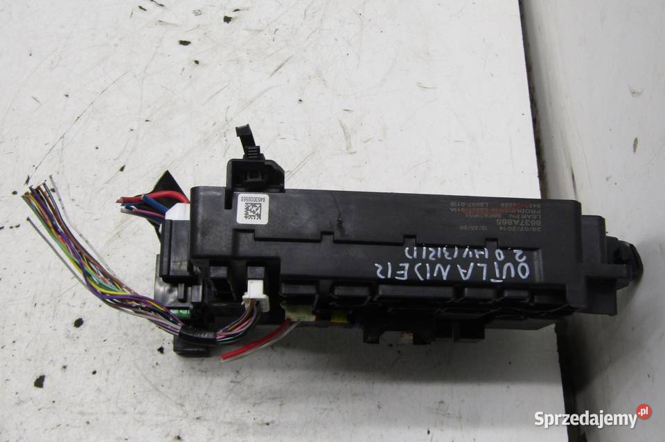 SKRZYNKA BEZPIECZNIKÓW 20 DOHC MITSUBISHI