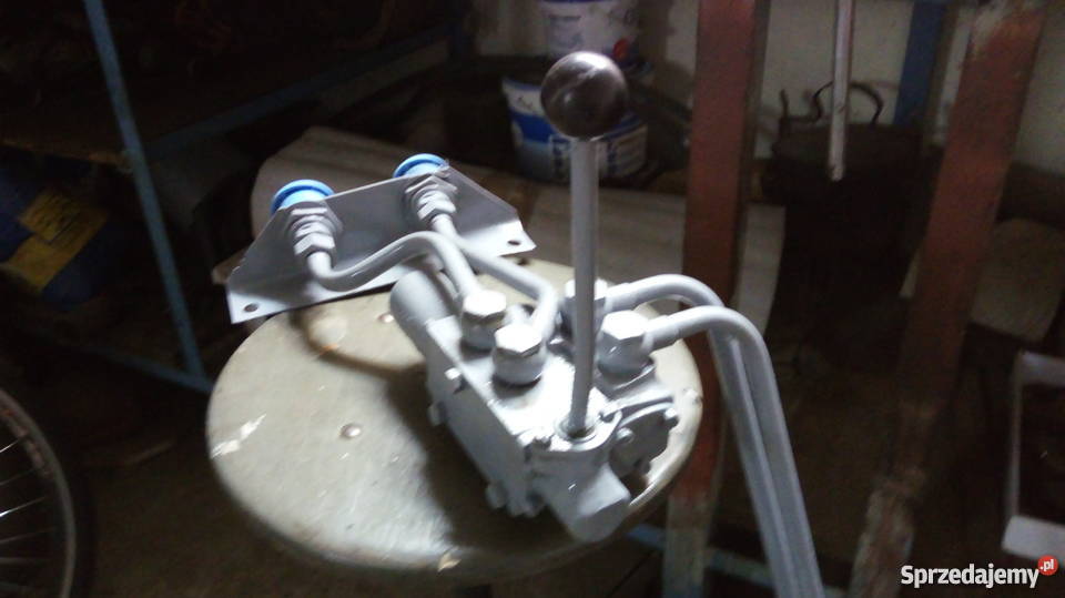 Rozdzielacz hydrauliczny do c330 na błotnik Rolnictwo Lubojna
