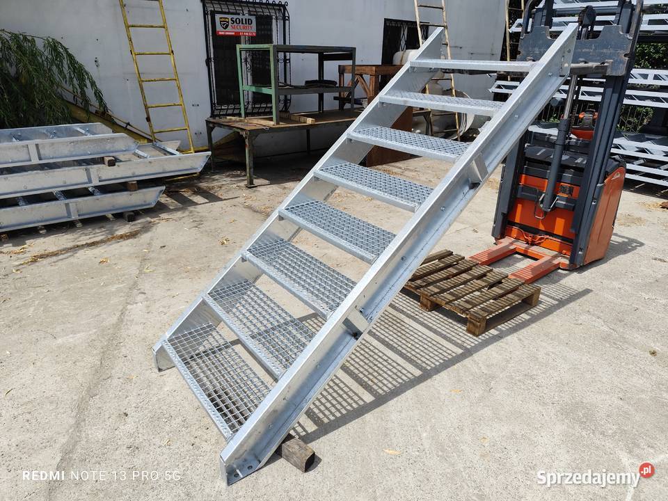 Schody metalowe wema wejście na 169 loft Elżbieta