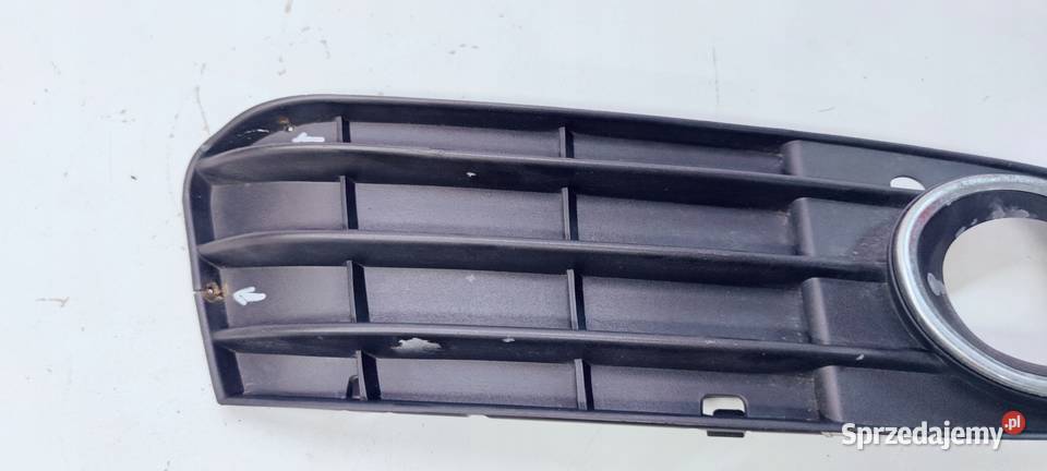 KRATKA ZDERZAKA PRAWA AUDI A4 B8 8KD807682 Przystajń