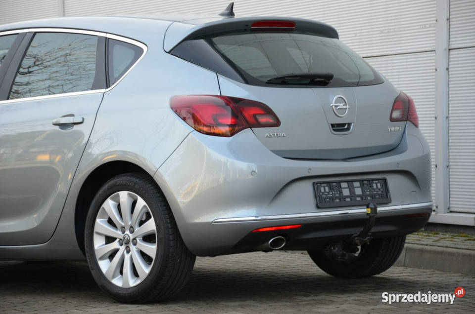 Opel Astra 14T 140 Cosmo Serwis Navi Kamera ABS Kutno sprzedam