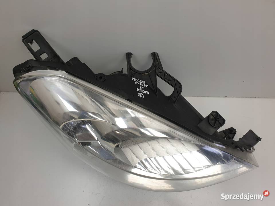 Peugeot Partner II PRZEDNIA LAMPA PRAWA przód lubelskie Janów
