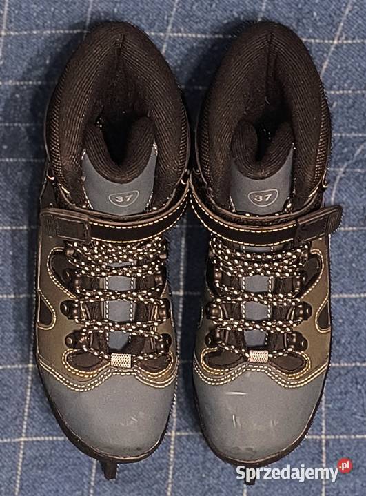 Łyżwy hokejowe rozmiar 370 wkładki 235 Stan Piotrków Trybunalski sprzedam