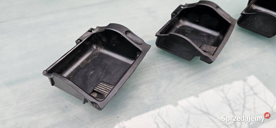 Wkład popielniczki mercedes w203 2036800130 Zbąszyń