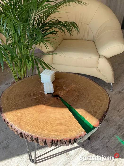 Stolik kawowy z żywica epoksydową dąb