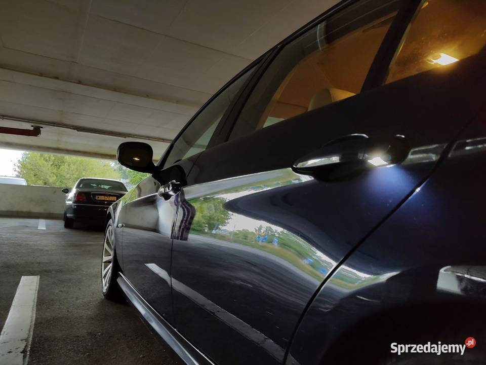 BMW E90 320i LCI 2009 2000cm3 Warszawa