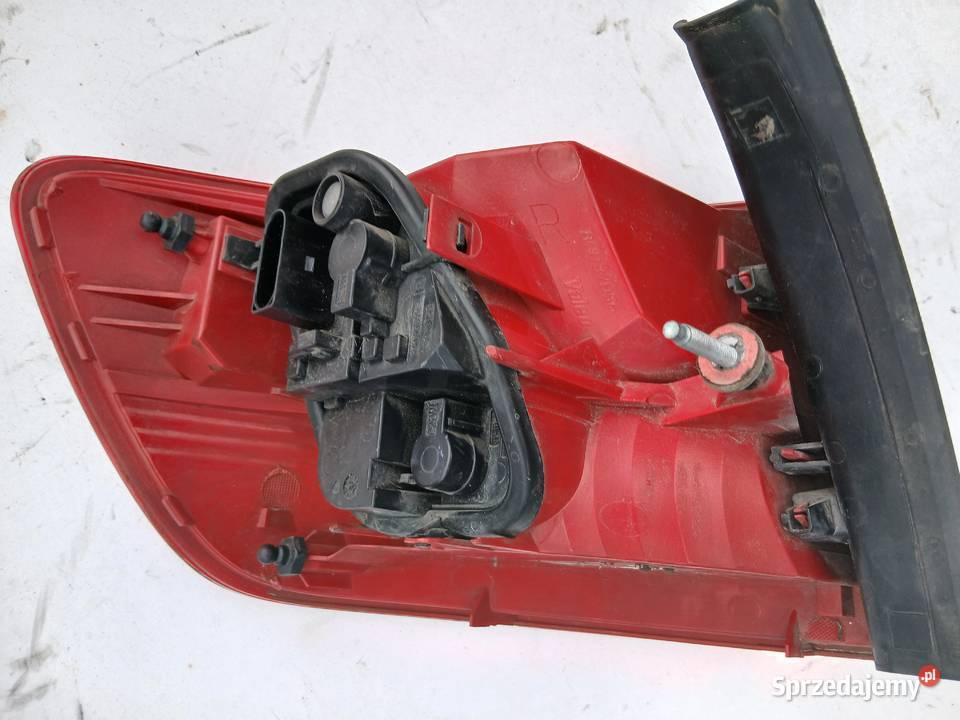 Audi A6 C6 Lampa tylna prawy tył Valeo pęknięta śląskie