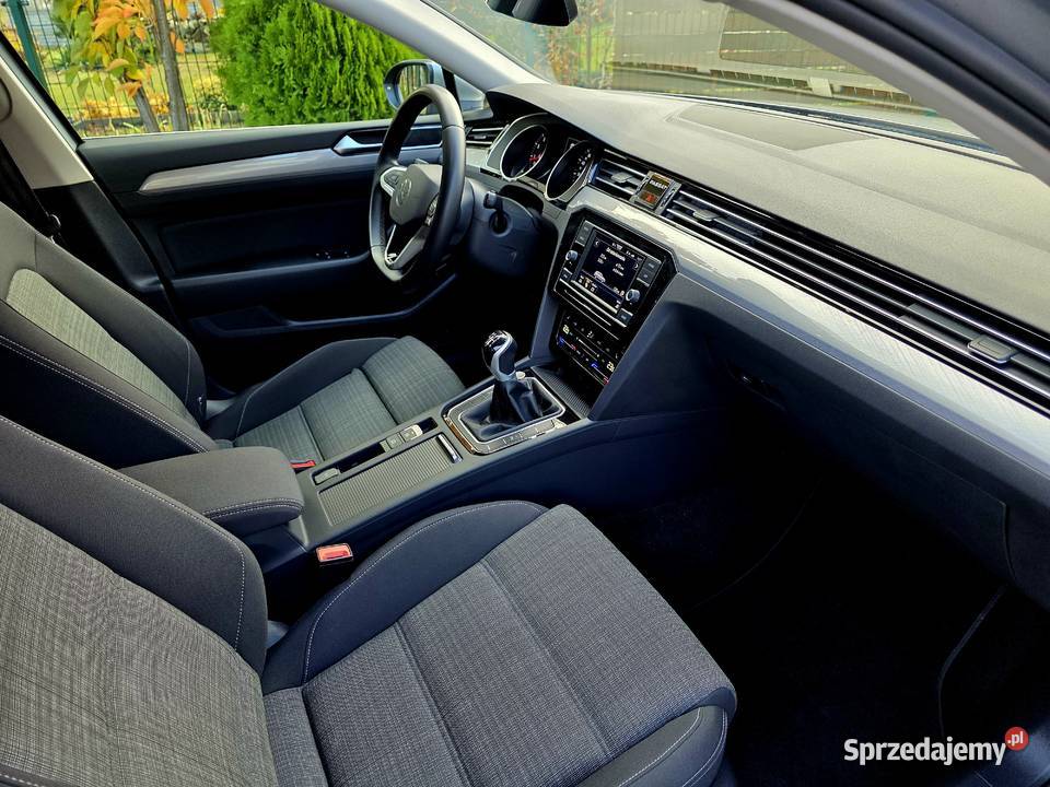 VOLKSWAGEN PASSAT EVO Business 15 TSI 150 światła do jazdy dziennej Będzin