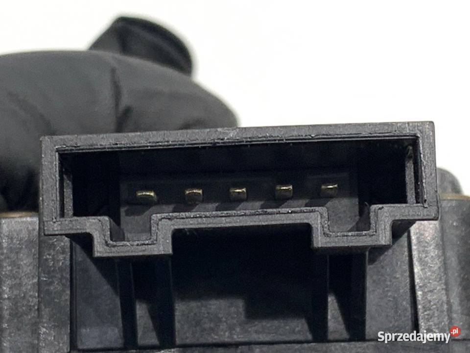 DOCIĄG KLAPY TYŁ AUDI A7 4G 4H0827383 30 313 osobowe