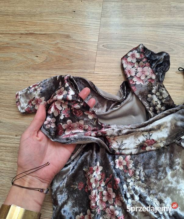 Piękna welurowa sukienka hiszpanka z odkrytymi Rozmiar 38(M) Kraków