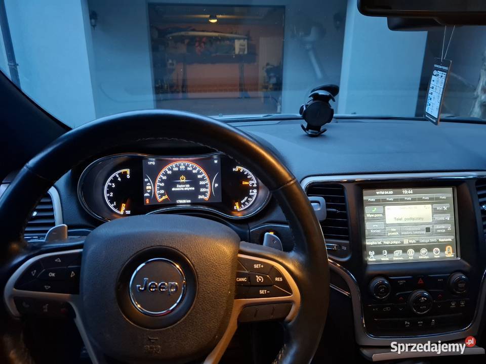 Jeep grand cherokee wk2 Rakownia