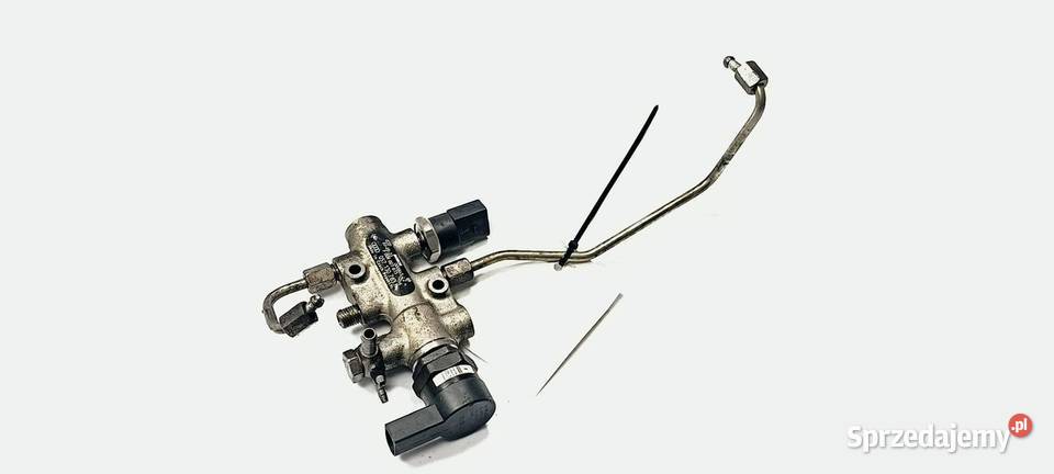 LISTWA WTRYSKOWA AUDI A8 D3 057130763H Lipno