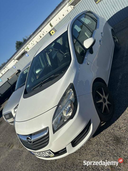 Opel meriva uszkodzony