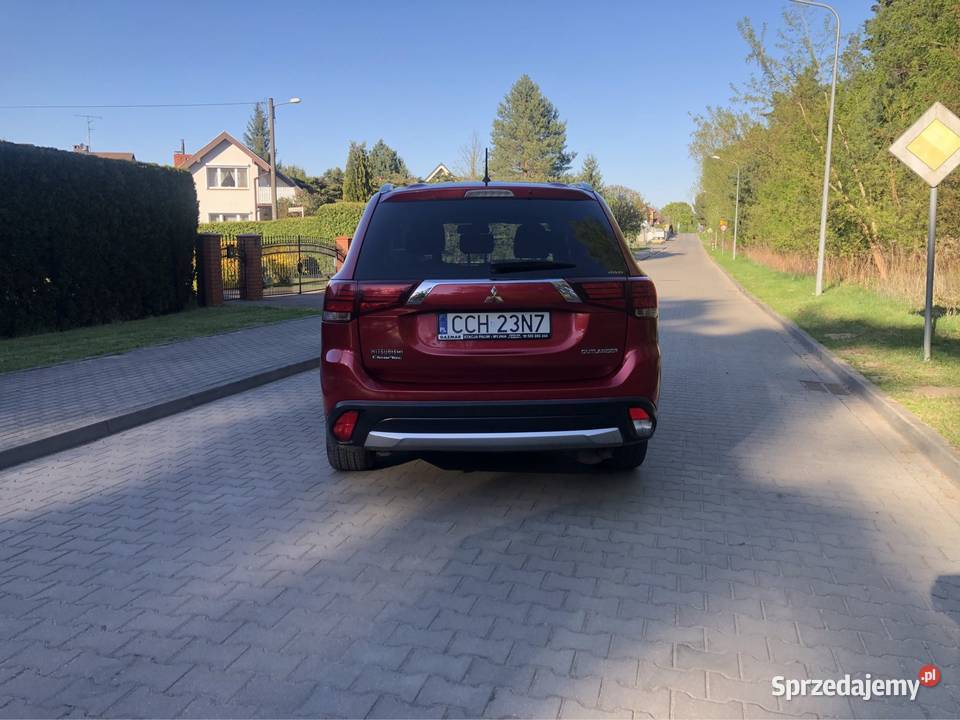Mitsubishi Outlander 4x4 20 Benzyna 7 osobowy nieuszkodzony Unisław