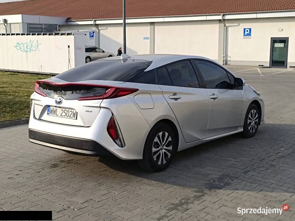 Toyota Prius 18 177 Hybryda plug in 2021r Ząbki