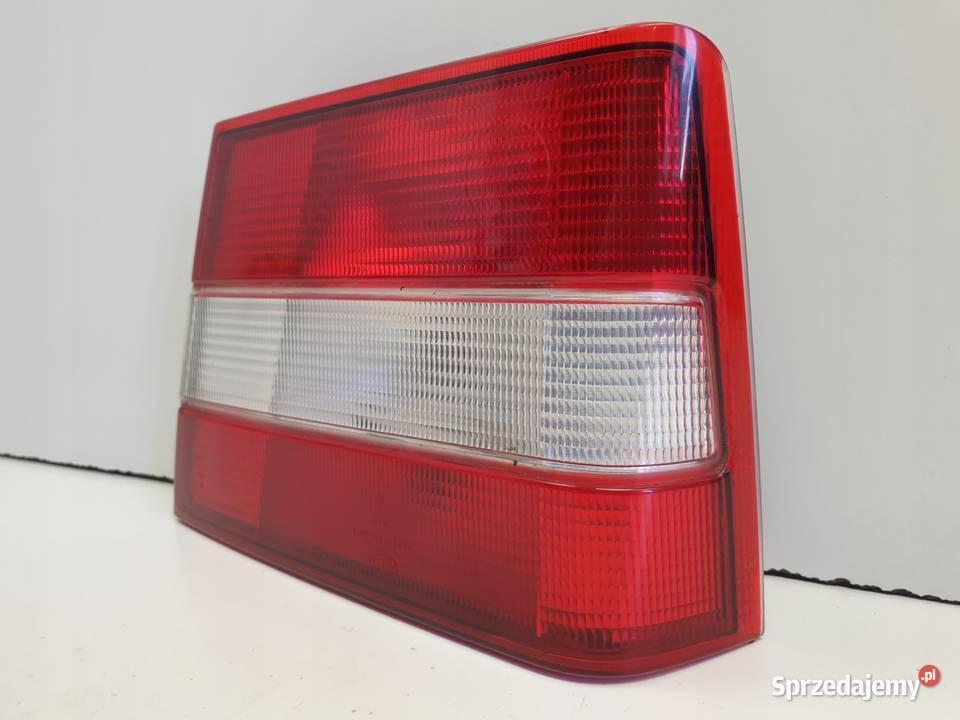 LAMPA PRAWA Volvo 940 960 TYLNA W KLAPĘ prawy osobowe Chełm