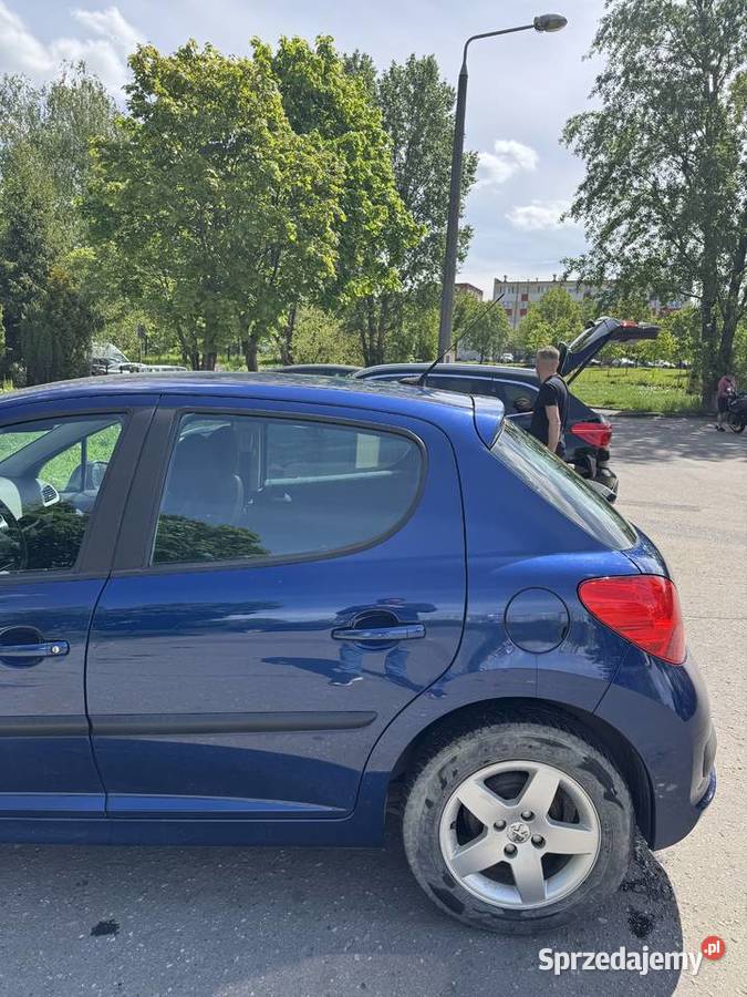 Peugeot 207 14 Benzyna silnik 95 Mały przebieg Poznań